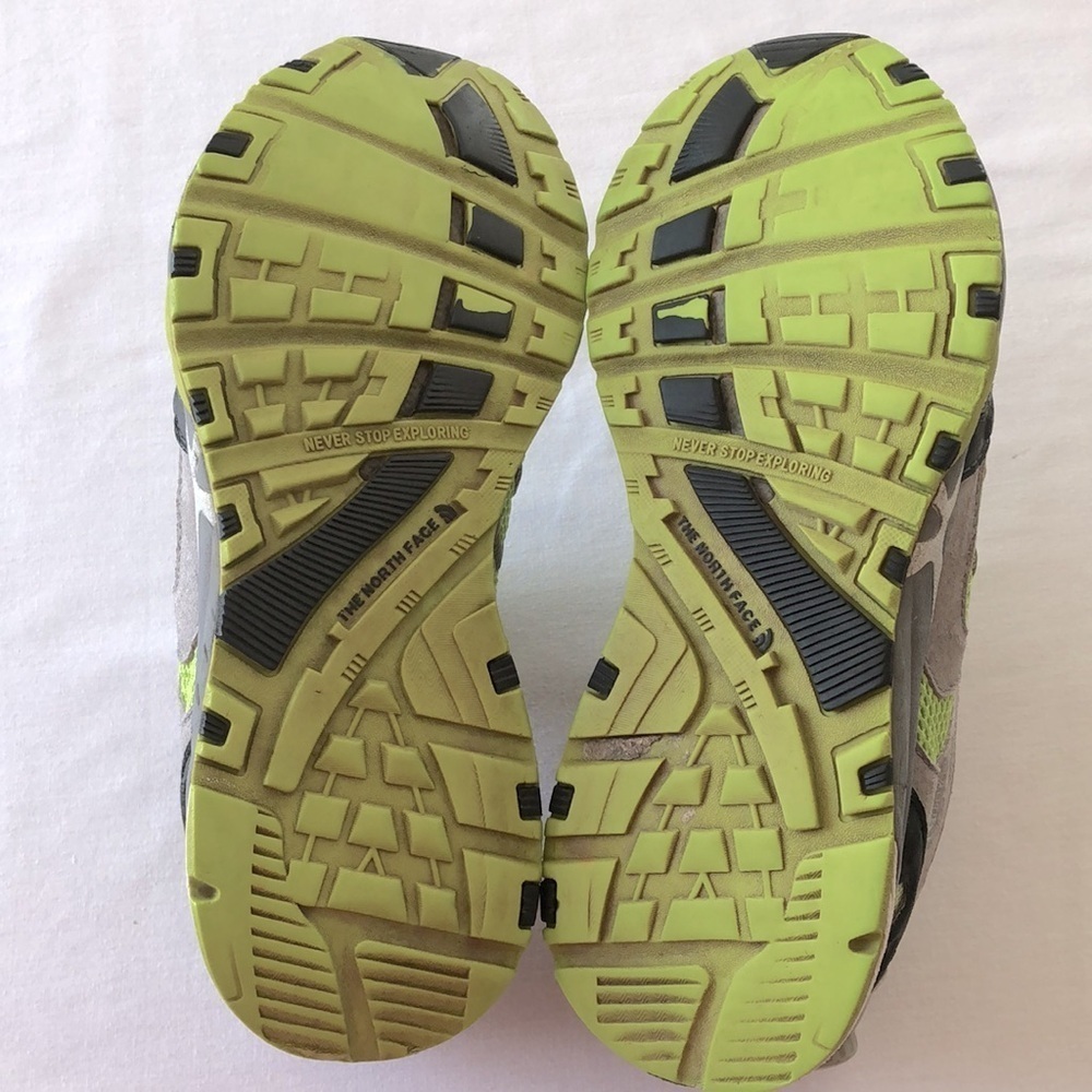 The north face women’s boa technology shoes white adjustable strap. - Picture 9 of 15